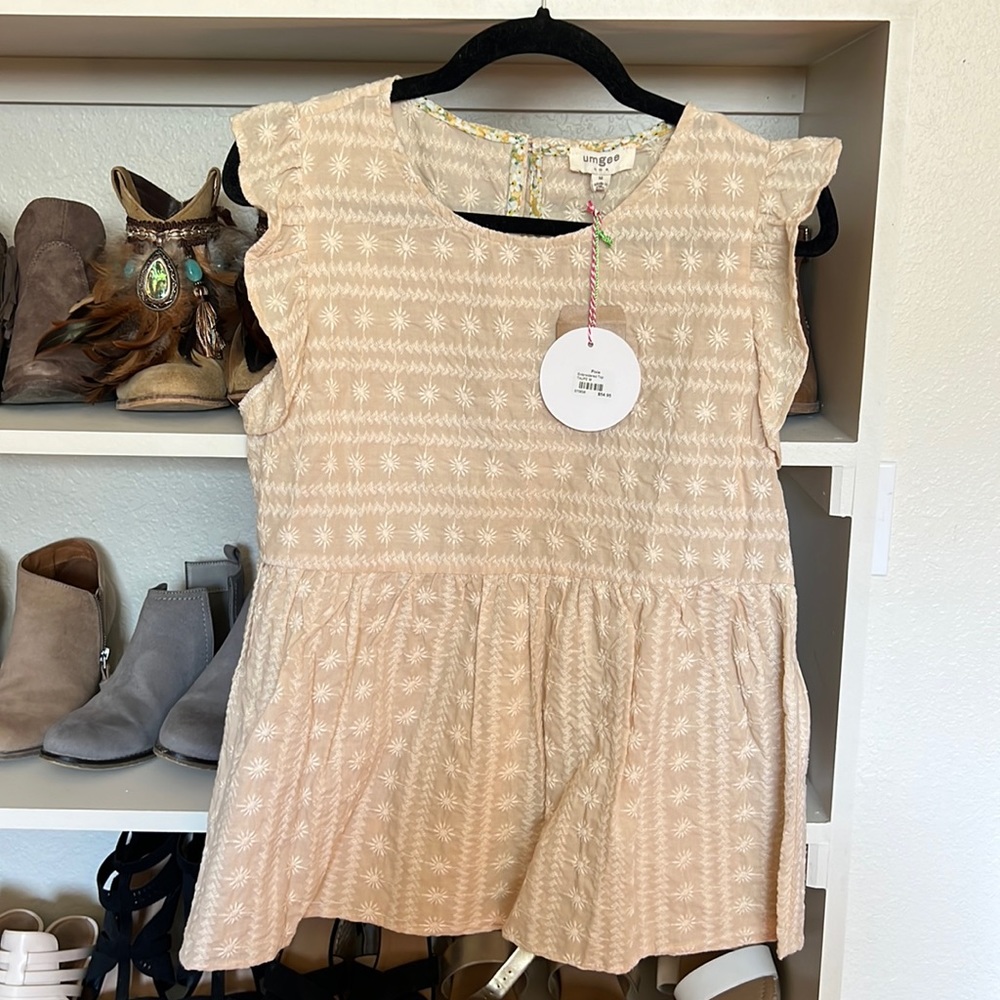 Brand new with tags Umgee embroidered top. Perfect for spring weather!